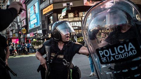 Las protestas contra la reforma en Buenos Aires se saldaron con un centenar de heridos