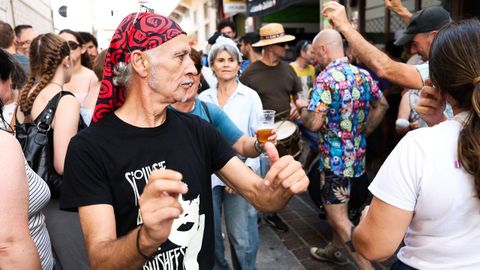 La fiesta est� en la calle durante el Festival de Ortigueira