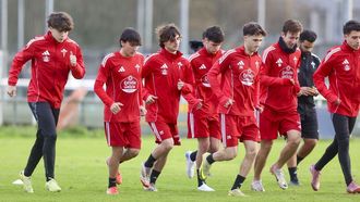 Tenreiro e Iker Ares en una de las sesiones de entrenamiento del Racing en A G&aacute;ndara. 
