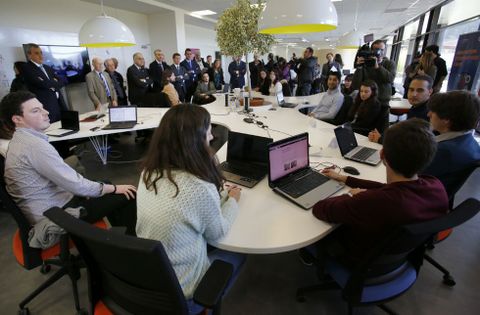 Quince j�venes de toda Espa�a participan en la tormenta de idea. 