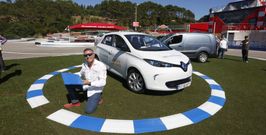 Una rotonda que se ilumina de noche para facilitar su visibilidad por los conductores es uno de los inventos que se exhibieron en Major. 