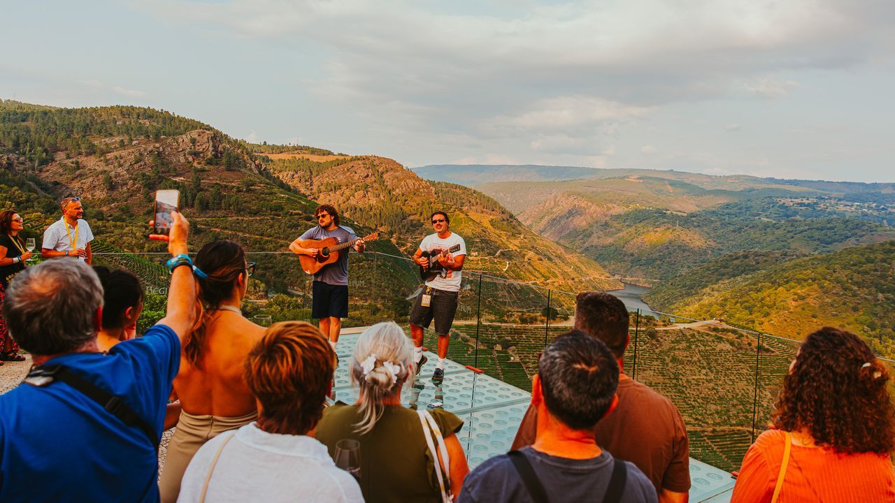 Décimo aniversario histórico para o Dezasete Ribeira Sacra, que reunió a 6.000 personas