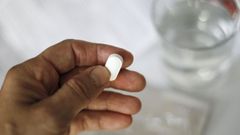 Un paciente tomando su medicaci�n