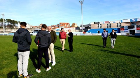 La visita de los tcnicos de la RFEF al campo de Baltar, en Portonovo