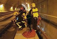 Simulacro de incendio en un t�nel del AVE