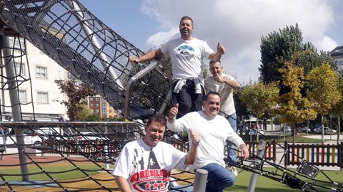 De abajo hacia arriba, Jesús Doce, Ángel Gómez Alonso, Vary Barros y Diego Peña, en A Gándara.
