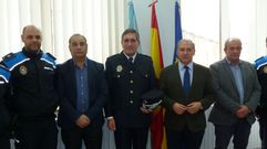Miguel Mart�nez, en el centro, el d�a de su toma de posesi�n como oficial de la Polic�a Local