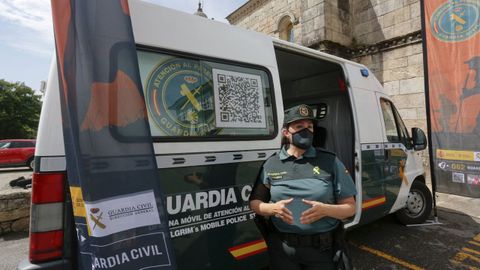 La Oficina Mvil de Atencin al Peregrino de la Guardia Civil, en Sarria.