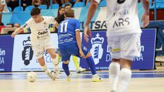 David Novoa disputando un partido con O Parrulo Ferrol