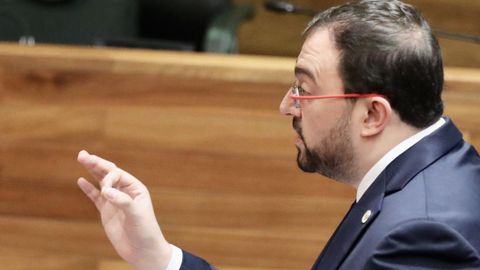  El presidente del Principado, Adri�n Barb�n
