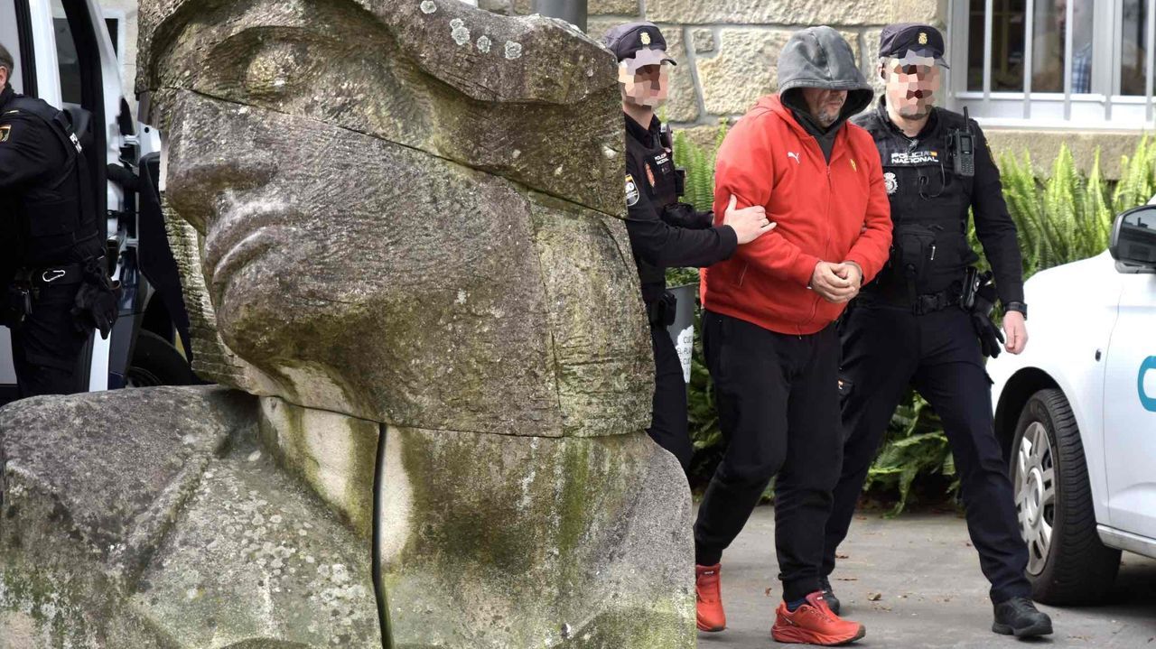Los tentáculos de la red desarticulada en Arousa, que manejaba armas y planeadoras, llegaban hasta Bilbao y León