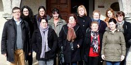 Parte de las alumnas del curso, con el alcalde y las t�cnicaas.