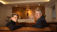 A la izquierda, sor Dolores, natural de Maceda (Ourense) y, a la derecha, sor Rosario, nacida en Tui, ambas Hijas de la Caridad y con vida en comunidad en Marín.