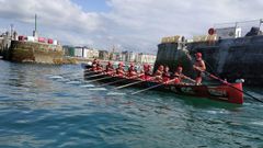 La trainera de Cabo, durante la regata disputada en San Sebasti�n