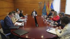 El presidente del Principado de Asturias, Adri�n Barb�n (c) preside este viernes la reuni�n del Consejo de Gobierno