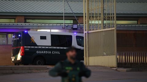 Furg�n policial que traslad� a �balos y a Koldo a la c�rcel de Soto del Real