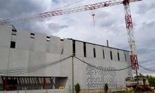 El edificio de Axega ?en la foto, en junio? recibe 2,5 millones m�s para remate y equipamiento tecnol�gico.