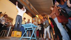 Lores celebrando la victoria del BNG en Pontevedra