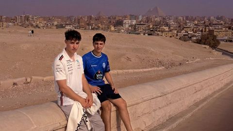 Pablo Lai�o, a la derecha, y su socio Paulo Sim�n, este jueves en Egipto.