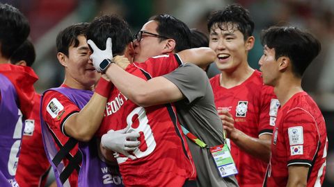 La celebraci�n del gol de Hyeon-Gyu Oh
