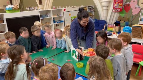 Laura Varela, ejerciendo como docente en un centro educativo de Irlanda