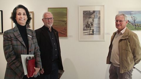 Beatriz Aler, coordinadora de Afundaci�n en A Coru�a; el delegado en Galicia de Tierra de Hombres, Ra�l Besada y Francis Marrouch, representante de los artistas que participan en la muestra