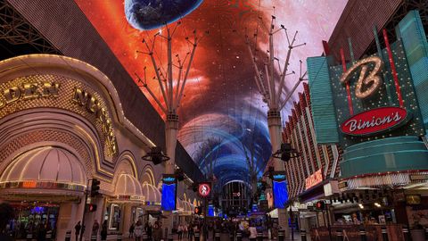 Fremont Street. La calle m�s antigua ha sido cubierta con una pantalla de 400 metros.