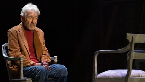 El acto Jos� Sacrist�n, en un momento de la representaci�n de �Se�ora de rojo sobre fondo gris�, una obra de Miguel Delibes adaptada al teatro