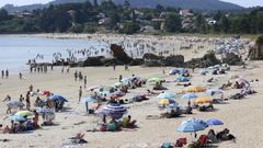La playa de O Raso y Seselle, al fondo, en Ares