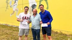 Los campeones, con el concejal vimianc�s Manuel Pose (centro)