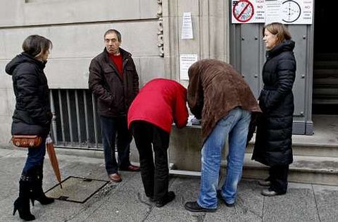 En Pontevedra hubo una recogida de firmas contra la pol�tica de tasas del Ministerio de Justicia.
