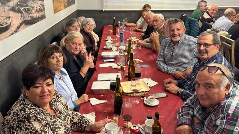 Cada Navidad los integrantes de la asociaci�n de jubilados de Palmeira se re�nen en una comida