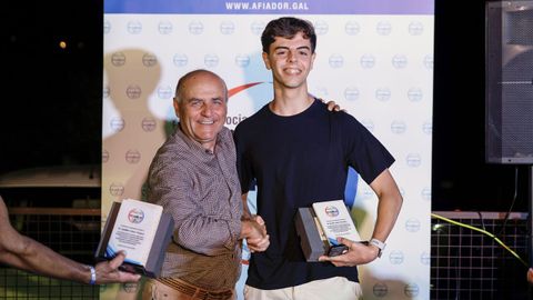 Todas las imágenes de la fiesta de fin de curso de Afiador.Cándido Gómez resaltó el trabajo de su joven de confianza, David Cortés, tras el ascenso del Ourense CF juvenil