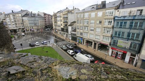 VIVIENDA, EN EL N� 92 DE LA RONDA DE LA MURALLA QUE NECESITARIA UNA REHABILITACION O REMODELACION DE LA FACHADA
EDIFICIO, RUINA