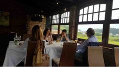 Ignacio Gonz�lez de comida en Ribadesella