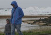 En Valdovi�o la laguna abri� de forma natural y las olas en la playa fueron espectaculares. 