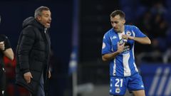 �scar Cano da indicaciones de Rub�n D�ez durante el partido contra M�rida