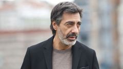 Juan del Val, ganador del Premio Planeta 2025, en su participacin en un programa de Radio Voz Vigo