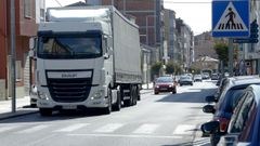 La traves�a de la N-547 a su paso por Arz�a soporta un tr�fico denso y con muchos camiones.