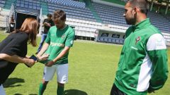 L�neas cl�sicas en�la�nueva indumentaria del Racing de Ferrol
