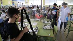 Alumnos del CEIP A Ponte en el comedor escolar, en el 2020