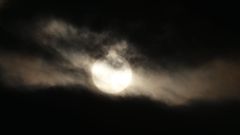 Foto tomada desde la playa de Mera en Oleiros a las 20.28, la misma hora en la que se producir� el eclipse del 12 de agosto y donde el sol ocupar� la misma posici�n que este 30 de abril
