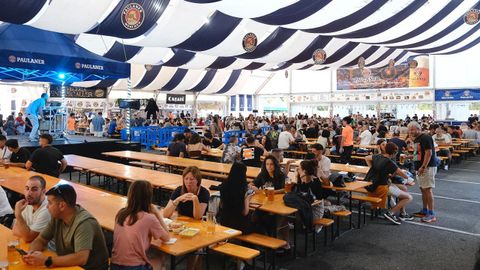 Asistentes al Oktoberfest de Gij�n