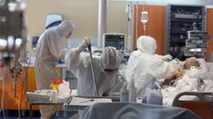 M�dicos y enfermeras trabajando en un hospital de Roma