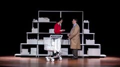 Un momento da representaci�n da obra �Cinco minutos sen respirar� pola compa��a �taca Teatro