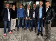 Asistentes a la reuni�n celebrada ayer en la sede de Portos.
