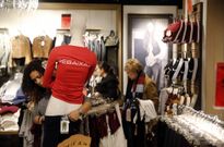 La afluencia a las grandes superficies fue mayor que a los peque�os comercios locales. 