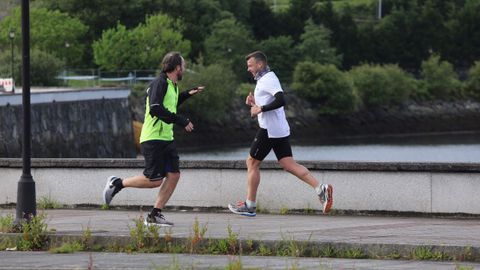 Gante haciendo deporte y caminando esta ma�ana por Ferrol