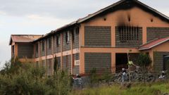 El internado incendiado en Nakuru tras extinguirse el fuego.