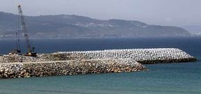 El puerto exterior de A Coru�a, en punta Langosteira, se lleva la partida m�s abultada en los presupuestos del 2014.